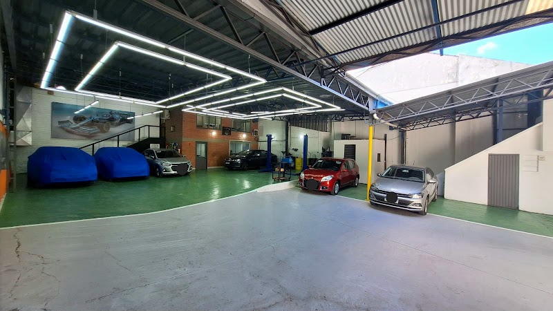 Caprice Oficina de Chapeação Pintura e Mecânica