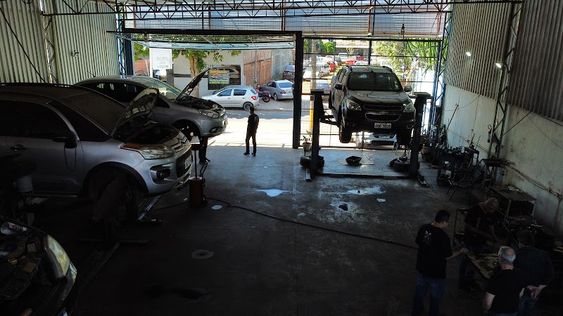 Esquivel Auto Center