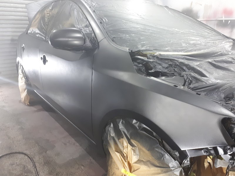 Los Hermanos Funilaria e Pintura