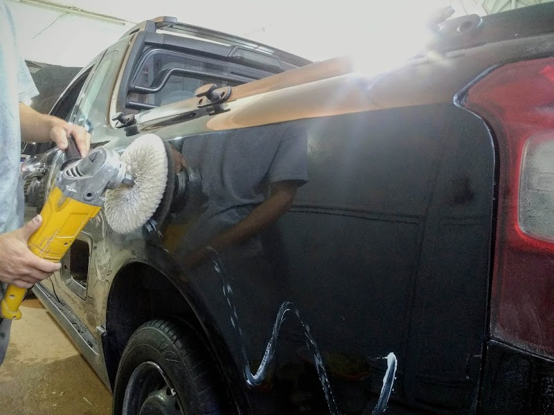 Clébio Oficina - Pintura automotiva