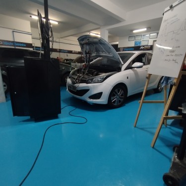 Oficina Automotriz. Mecânica e elétrica automotiva