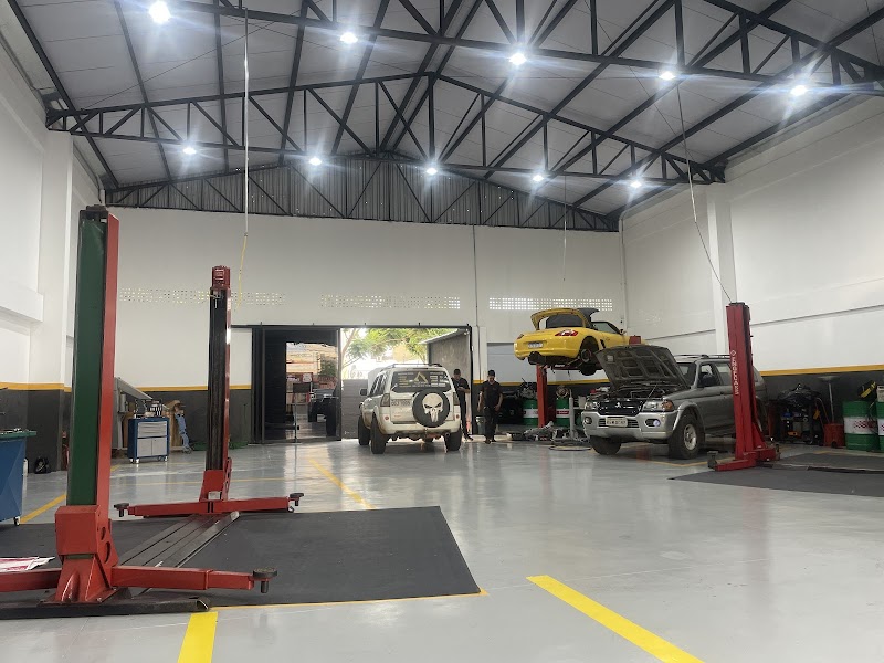 Sol Car Centro Automotivo - Especializado TOYOTA, Oficina Mecanica, Mecanico, Suspensao, Alinhamento