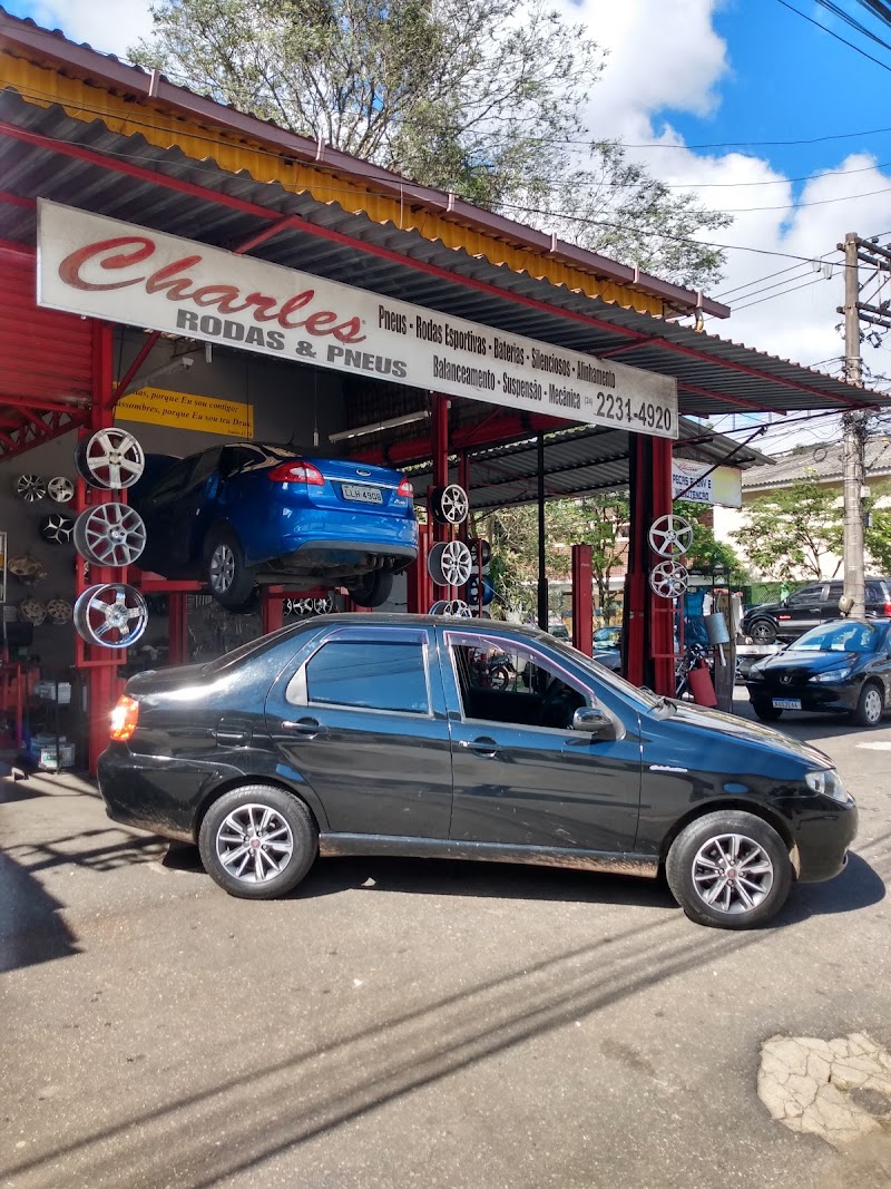 Charles Rodas e Pneus