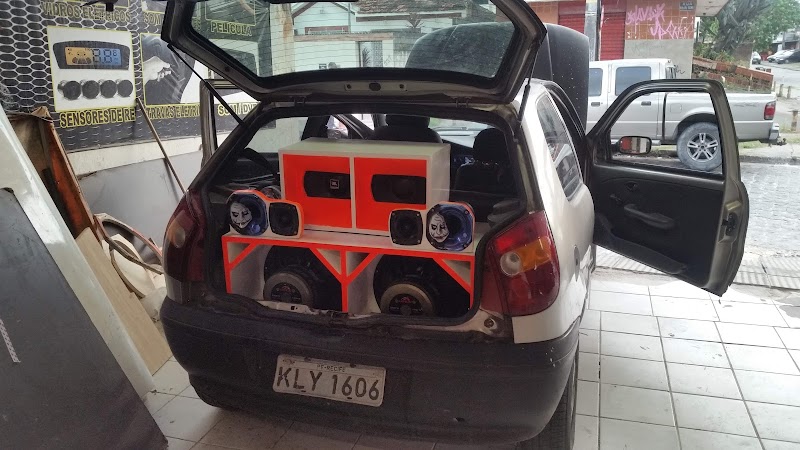 Isaias Som Equipadora