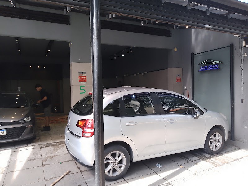 Auto Wash Oficina l Martelinho de Ouro l Funilaria e Pintura