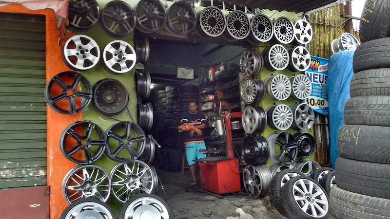 Pelé Pneus deveria adicionar o zap da empresa