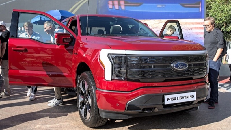 A carteira que engordou 750 quilos: por que a CNH B agora dirige elétricos de 4,25 toneladas
