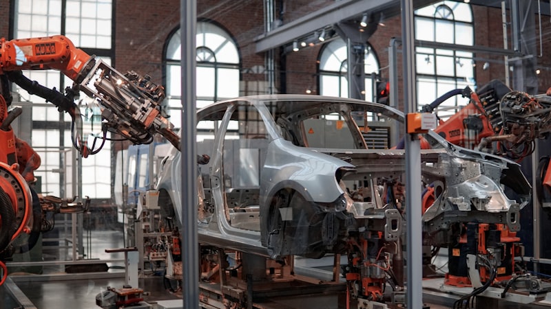 A Porsche vai eliminar um em cada cinco empregos até 2035, e o motivo tem sotaque chinês
